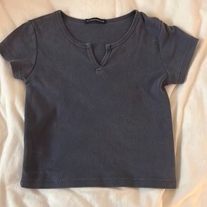 BRANDY MELVILLE CROPPED SHIRT